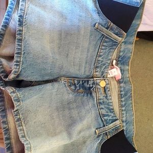 Maternity shorts